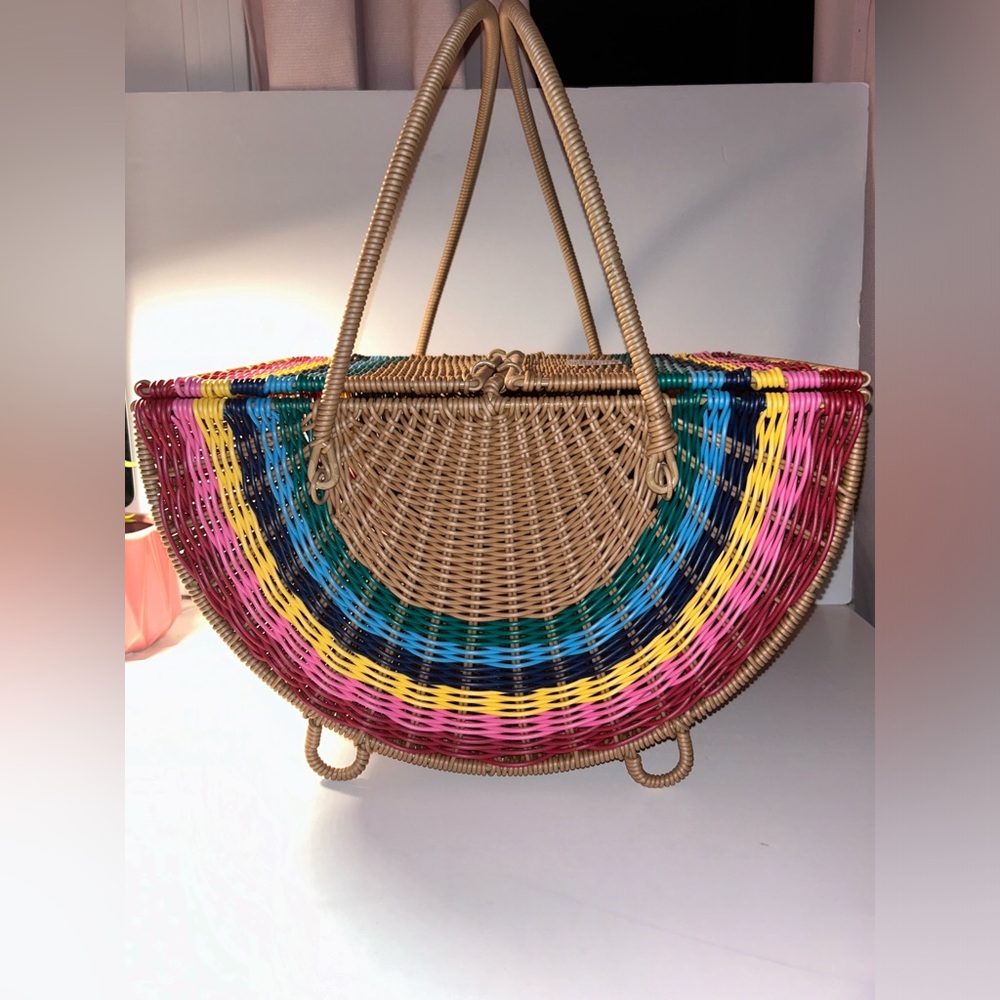 NWT Ciroa Hello Summer Rainbow Picnic Basket